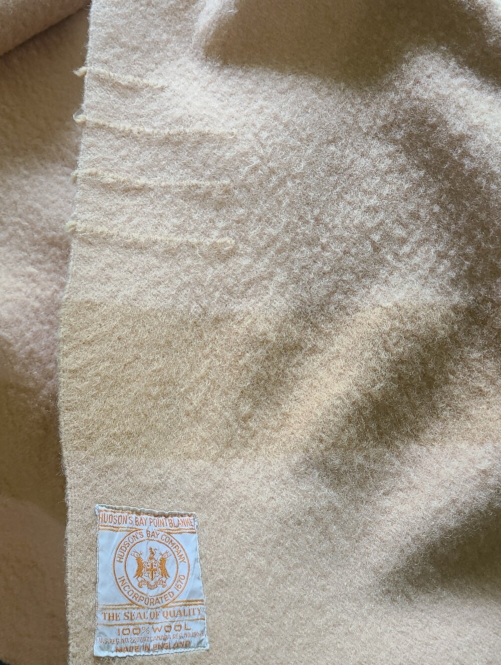 PAIR of HUDSON BAY WOOL BLANKETS - Picture 2 of 7